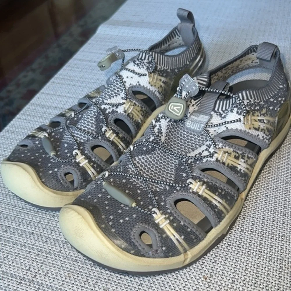 Keen Newport H2 sandals, size9 / EUR38.5
